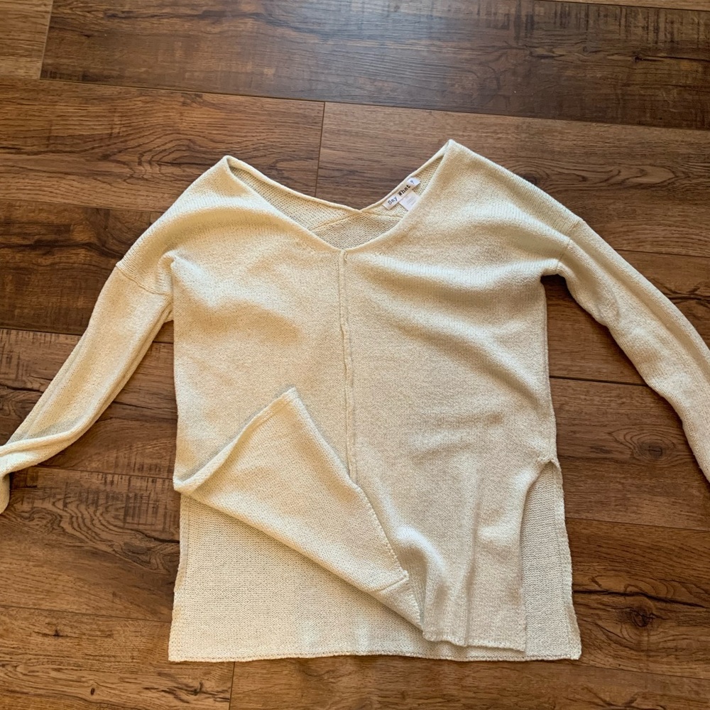 V Neck Sweater - Picture 2 of 3